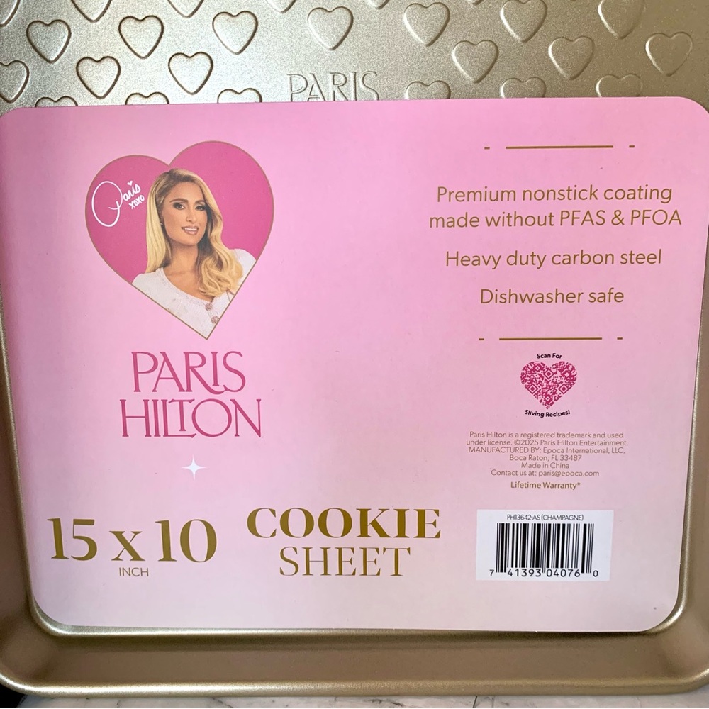 PARIS HILTON Heart Premium nonstick 15x10 Inch COOKIE SHEET - Picture 2 of 4